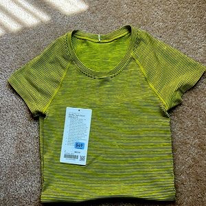 Lululemon t shirt